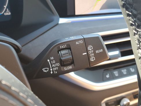 Used 2020 BMW X5 xDrive40i w/ M Sport Package image 16