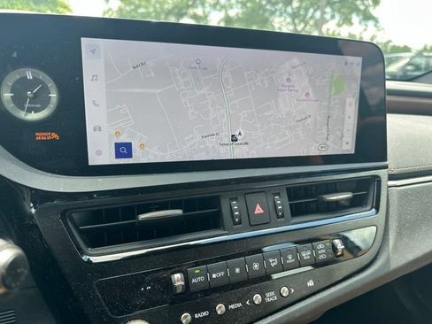 Certified 2024 Lexus ES 350 w/ Premium Package FWD image 10
