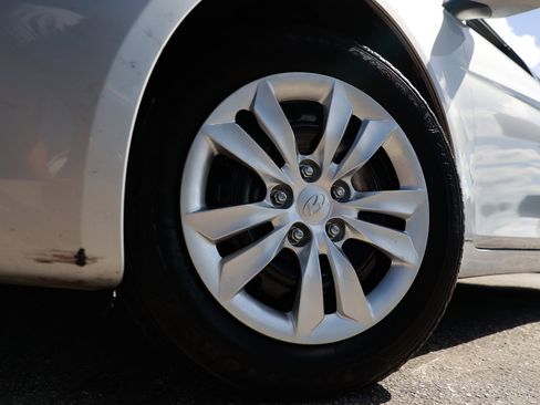 Used 2011 Hyundai Sonata GLS image 34