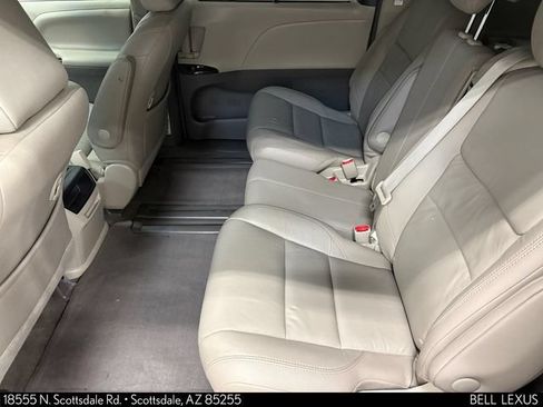 Used 2017 Toyota Sienna XLE w/ XLE Navigation Package FWD image 20