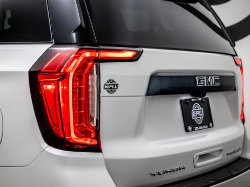 Used 2023 GMC Yukon Denali Ultimate AWD/4WD image 13