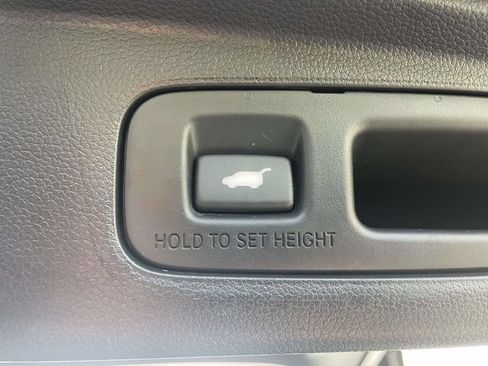 Used 2025 Honda CR-V EX-L image 10