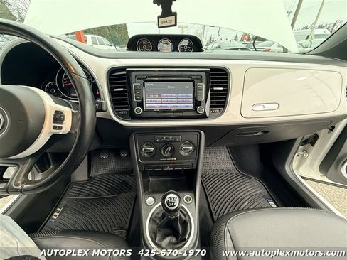 Used 2013 Volkswagen Beetle TDI image 15