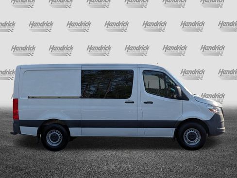 Used 2022 Mercedes-Benz Sprinter 2500 image 11