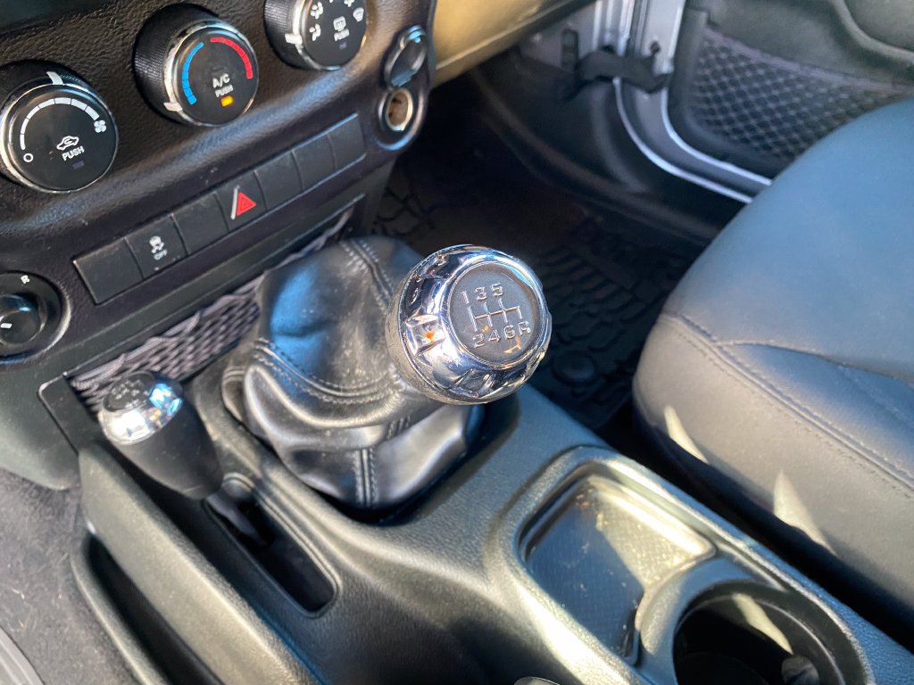 Used 2018 Jeep Wrangler Sport AWD/4WD image 17