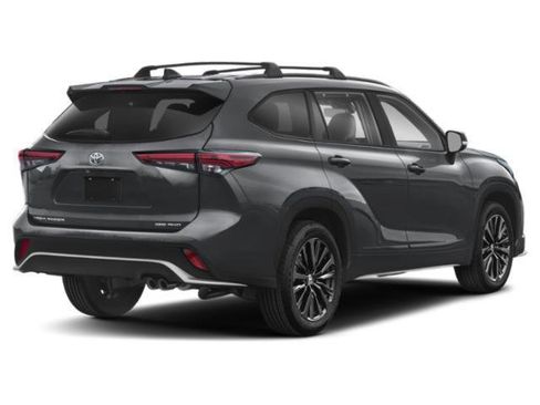Certified 2025 Toyota Highlander XSE AWD/4WD image 2