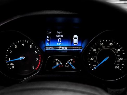 Used 2017 Ford Focus SEL image 19