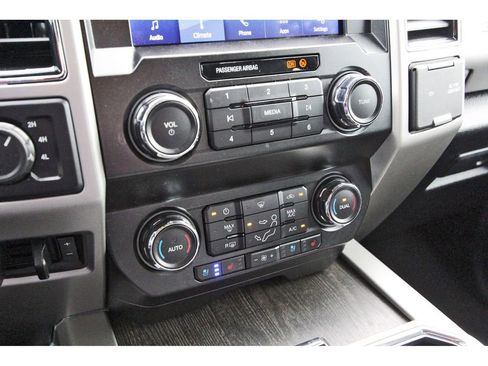 Used 2021 Ford F350 Lariat w/ Chrome Package image 24