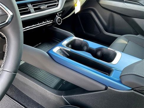 New 2026 Chevrolet Equinox EV LT image 12