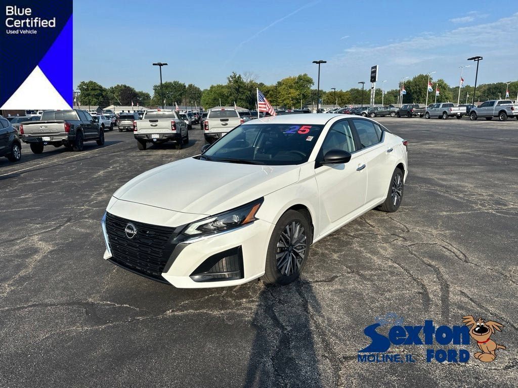Used 2025 Nissan Altima 2.5 SV AWD/4WD image 1