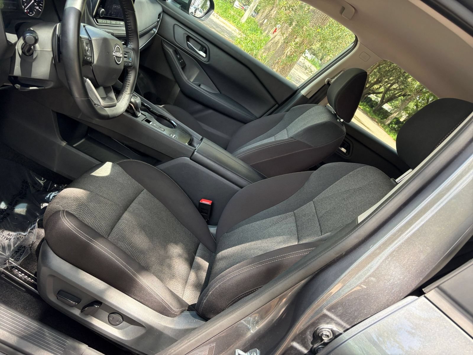 Used 2025 Nissan Rogue SV FWD image 36