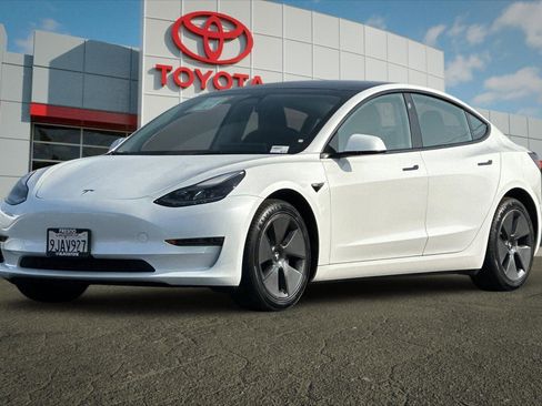 Used 2023 Tesla Model 3 Standard Range image 7