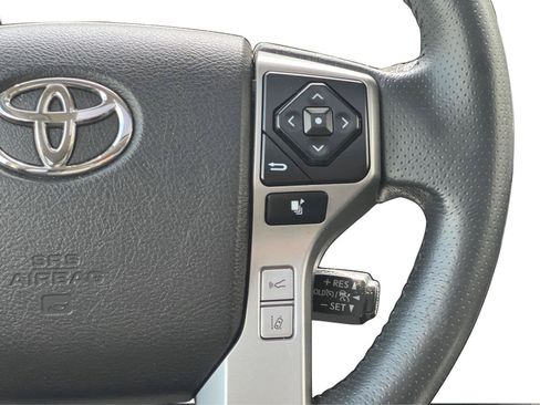 Used 2021 Toyota 4Runner SR5 Premium w/ Moonroof Package RWD image 19