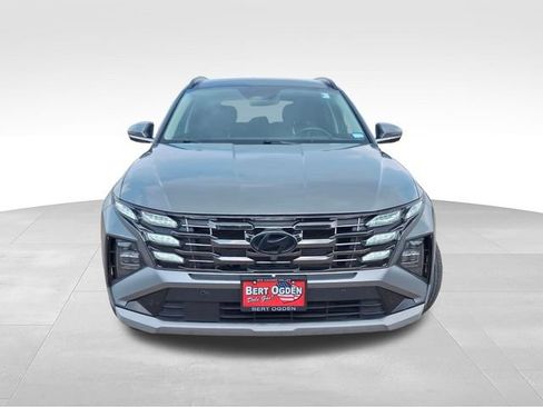 Used 2025 Hyundai Tucson Limited FWD image 2