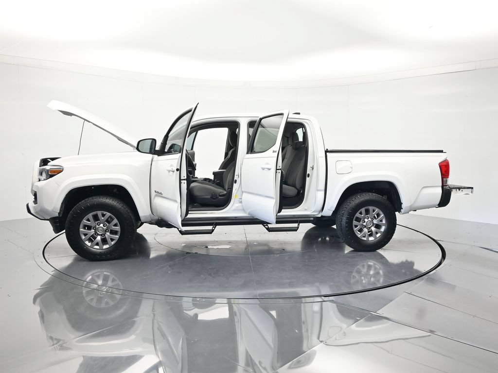 Used 2017 Toyota Tacoma SR5 w/ Tow Package AWD/4WD image 46