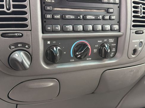 Used 2000 Ford F150 Lariat image 13