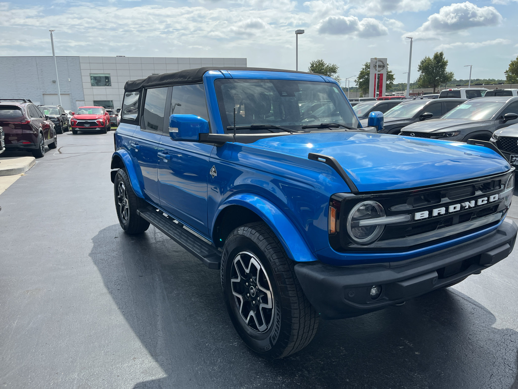 Used 2022 Ford Bronco Outer Banks AWD/4WD image 6