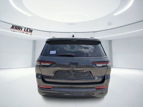 New 2026 Jeep Grand Cherokee L Summit w/ Obsidian Package AWD/4WD image 4