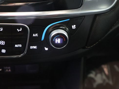 Used 2023 Chevrolet Traverse Premier w/ Redline Edition AWD/4WD image 57