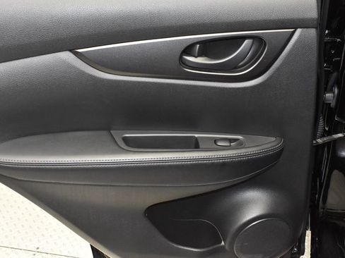 Used 2019 Nissan Rogue Sport S AWD/4WD image 35