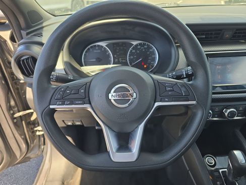 Used 2020 Nissan Kicks S FWD image 22