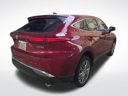 Used 2024 Toyota Venza Limited image 3