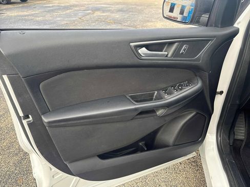 Used 2019 Ford Edge SE w/ SE Fleet Driver's Package image 9