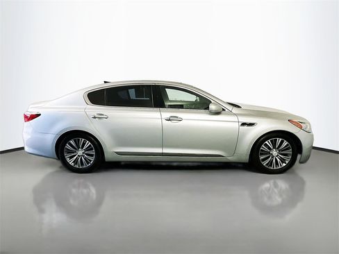 Used 2017 Kia K900 Premium image 8