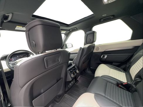 Used 2023 Land Rover Discovery HSE R-Dynamic AWD/4WD image 24