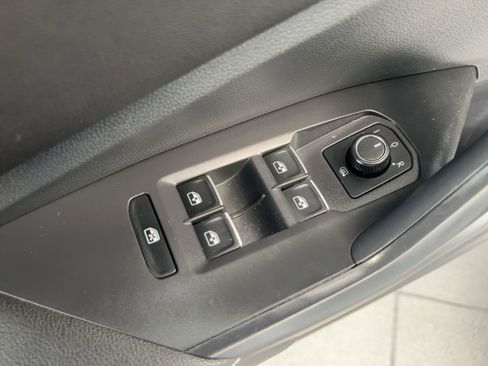 Certified 2024 Volkswagen Jetta SE image 13