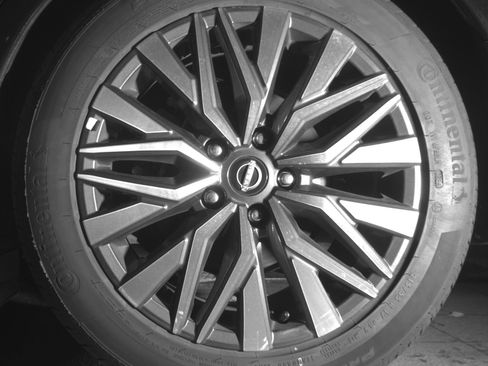 Used 2025 Nissan Altima 2.5 SV FWD image 14