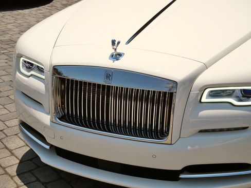 Used 2018 Rolls-Royce Dawn image 20