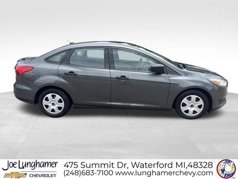 Used 2017 Ford Focus S FWD image 2