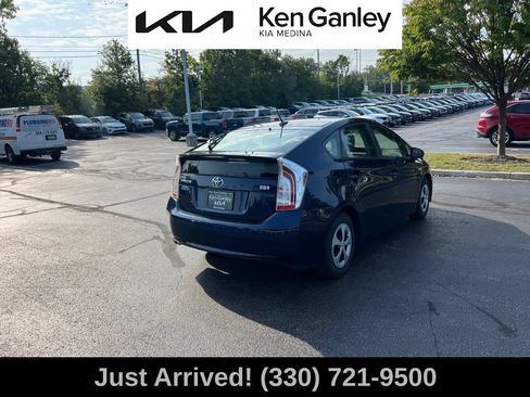 Used 2013 Toyota Prius Three w/ Solar Roof Pkg FWD image 5