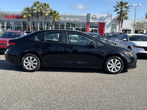 Used 2024 Toyota Corolla LE image 2