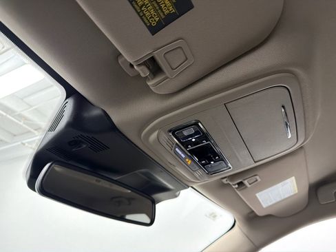 Certified 2025 Lincoln Corsair AWD image 30