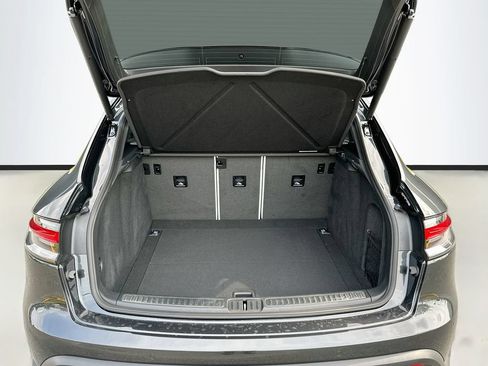 New 2026 Porsche Macan AWD/4WD image 28