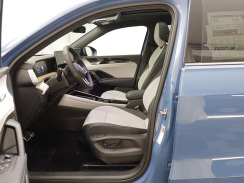 New 2026 Volkswagen Tiguan SEL R-Line image 5