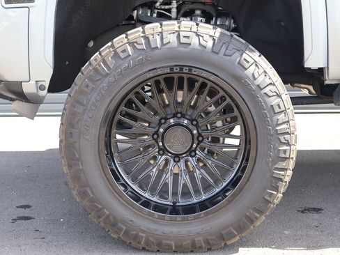 Used 2024 GMC Sierra 3500 Denali Ultimate image 31