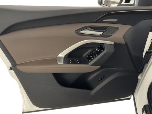 Used 2025 Audi Q5 Premium Plus w/ Premium Plus image 14