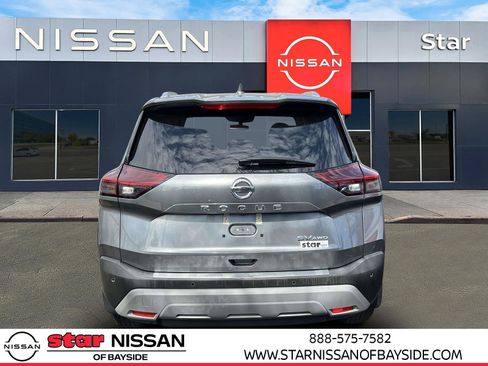 Used 2021 Nissan Rogue SV w/ Premium Package image 5