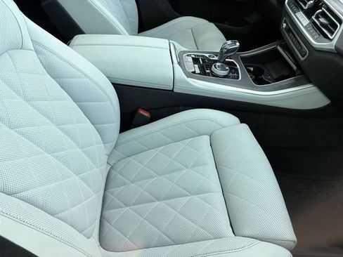 Used 2023 BMW X5 sDrive40i w/ Executive Package RWD image 4