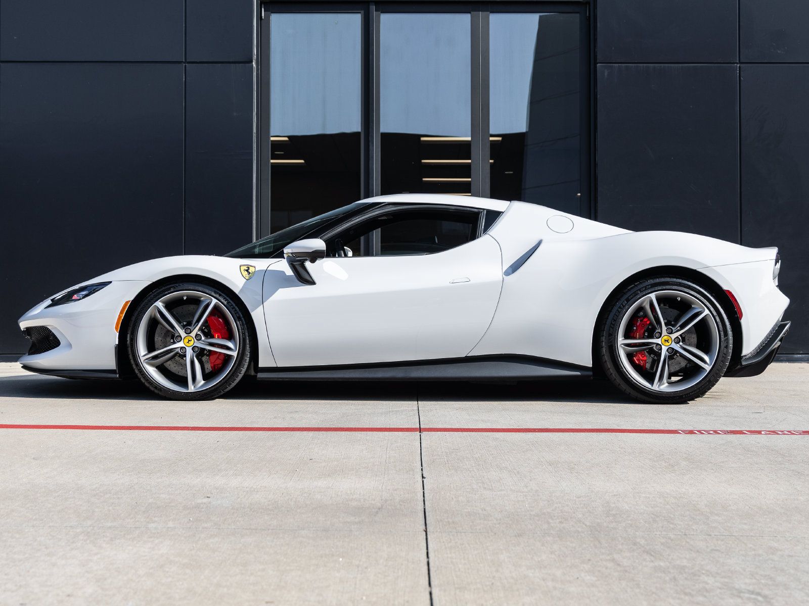 Used 2022 Ferrari 296 GTB RWD image 9