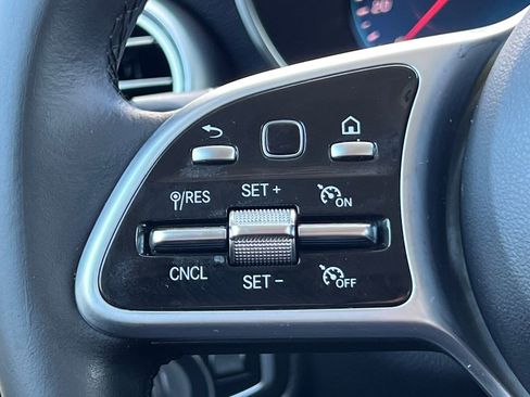 Used 2022 Mercedes-Benz GLC 300 4MATIC w/ Premium Package Lite image 19
