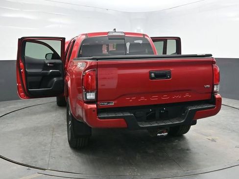 Used 2018 Toyota Tacoma TRD Sport w/ Technology Package image 45