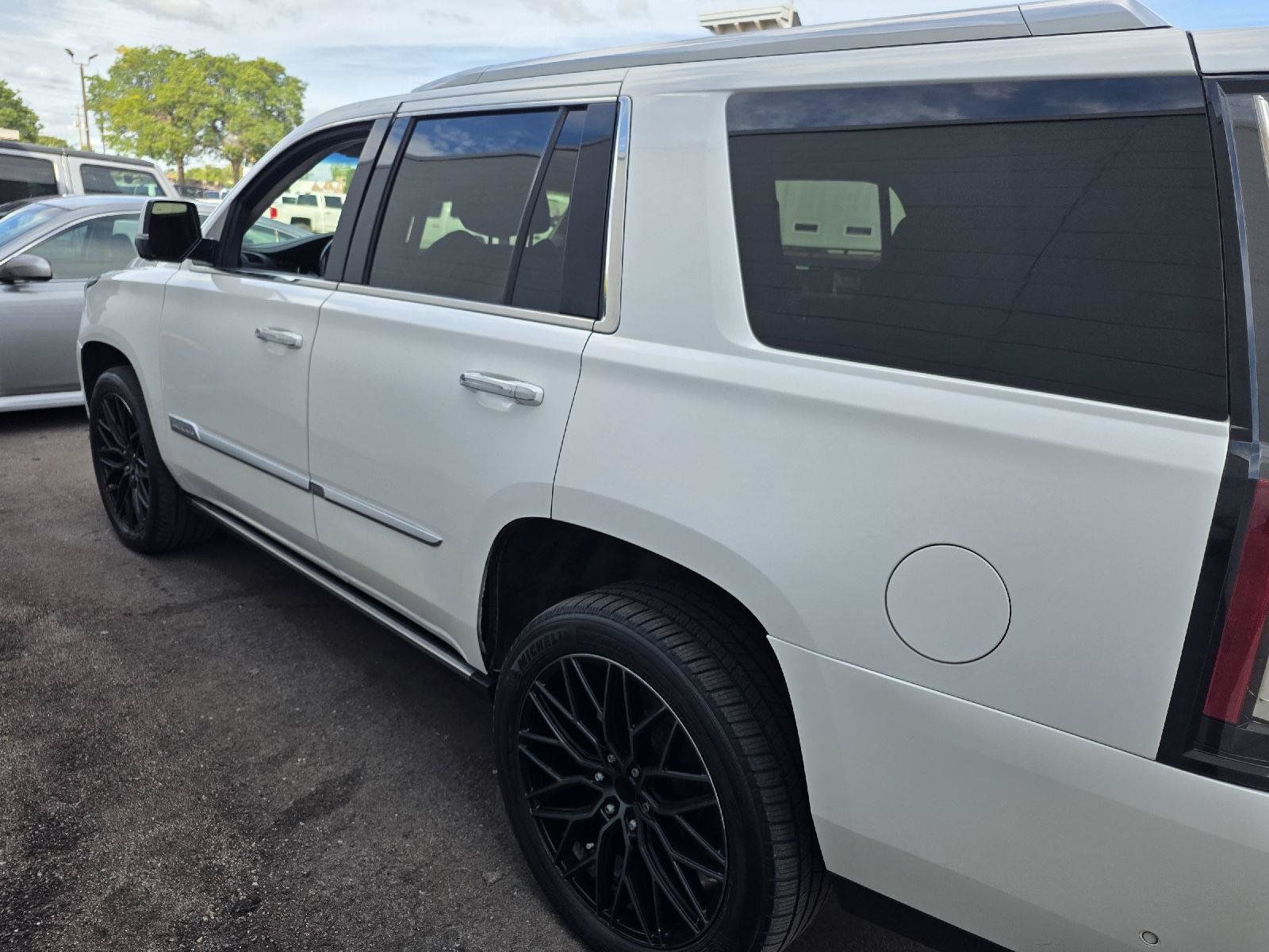 Used 2019 Cadillac Escalade Premium Luxury w/ LPO, Radiant Package AWD/4WD image 5