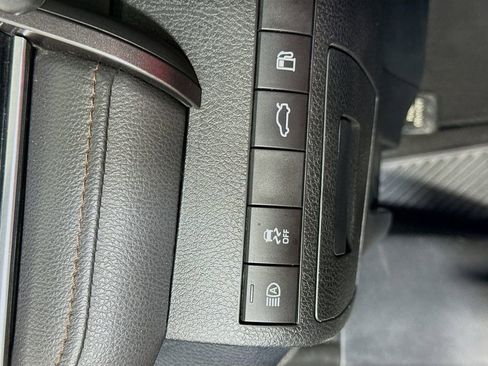 Used 2018 Toyota Camry LE FWD image 11