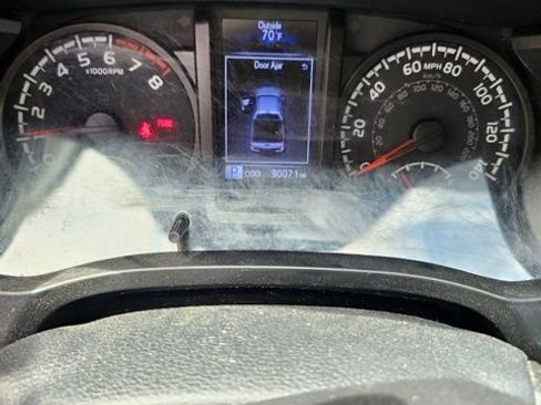 Used 2020 Toyota Tacoma SR image 5