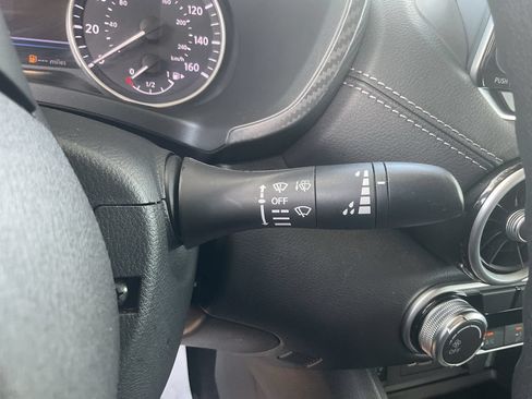 Used 2025 Nissan Sentra SV FWD image 32