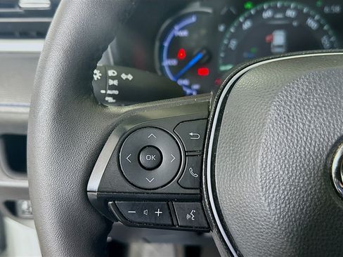 Used 2025 Toyota RAV4 XSE w/ Weather Package AWD/4WD image 16